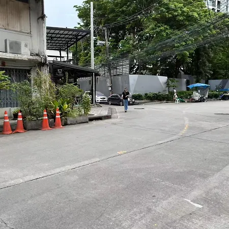 S Hostel Sukhumvit 48